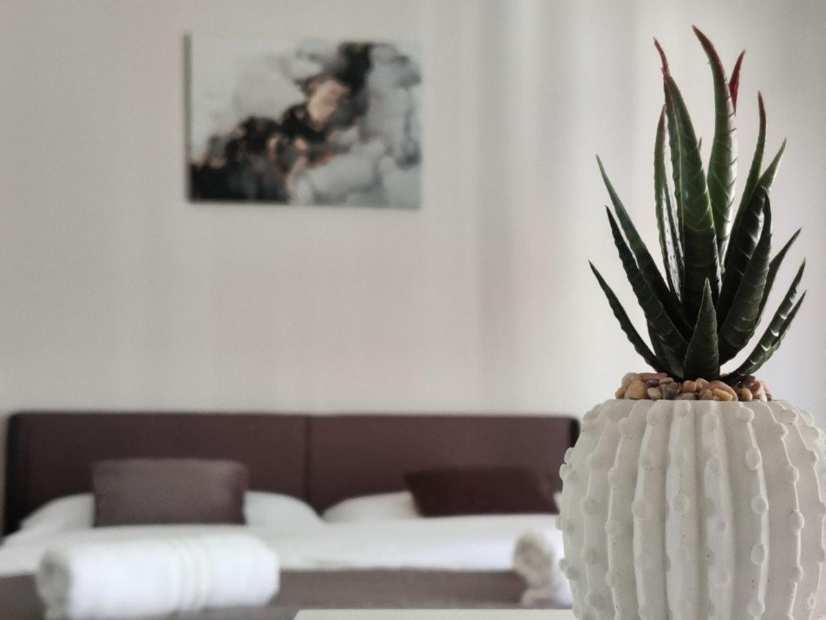 Elpida Apartment Reggio Calabria Exterior photo